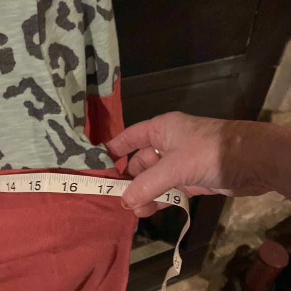 Mixed patterned cotton blend top. Lilypad brand. - Picture 5 of 6